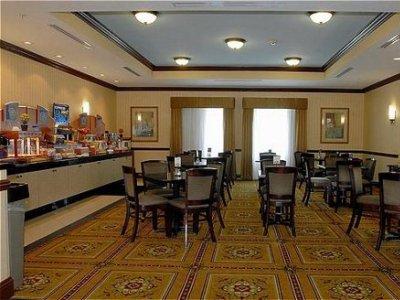 Express By Ihg Hotel Venice Gardens