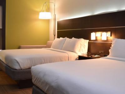 Hotel Holiday Express By Ihg 2*