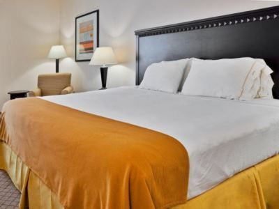 Express By Ihg Venice Gardens